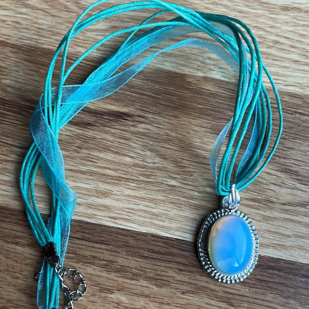 Gorgeous Angel Opalite in a Sterling Silver Pendent Setting, stamped 925- Neckla - Picture 2 of 3